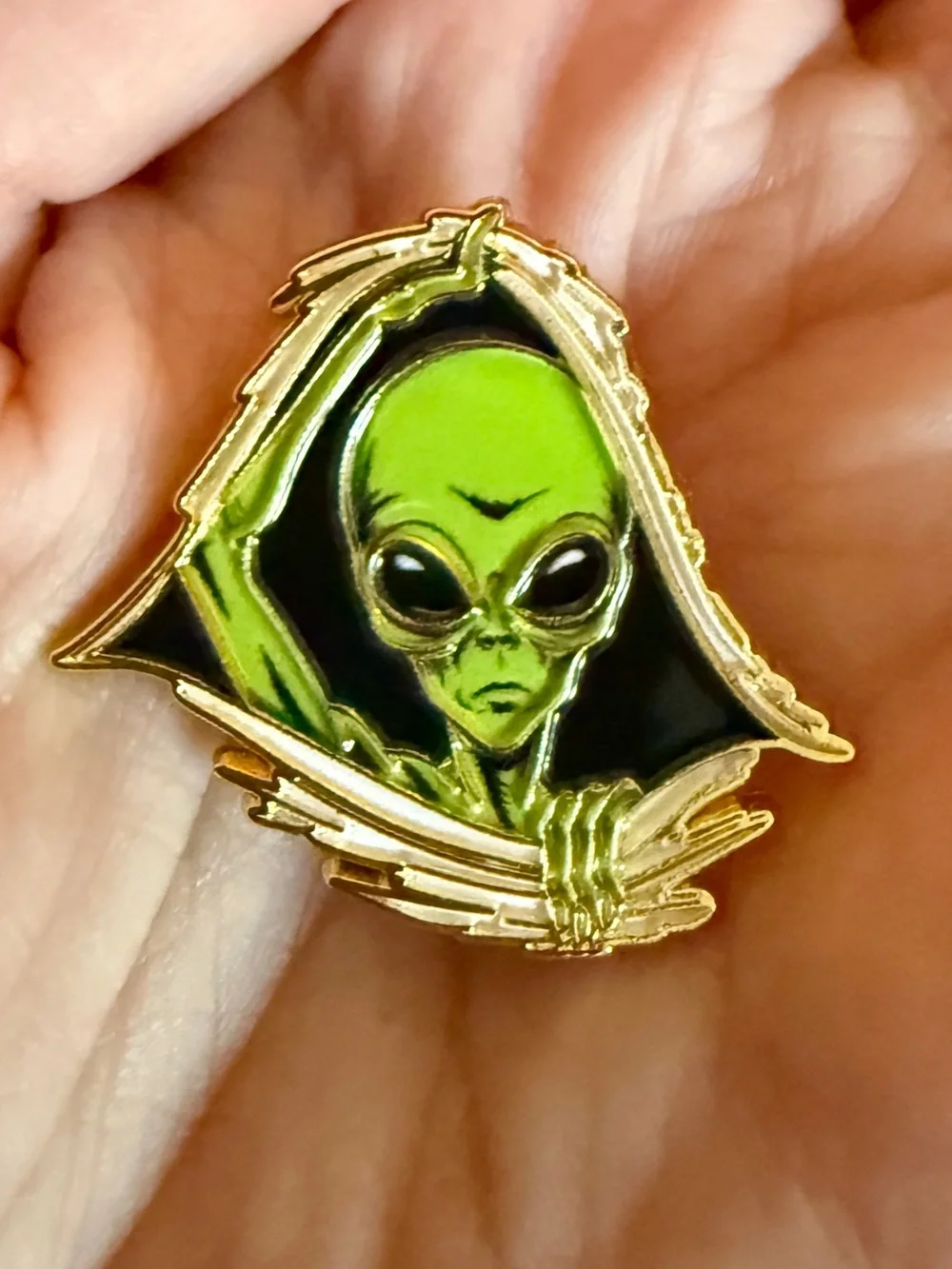 New Green Alien Autopsy Enamel Pin Extraterrestrial Sci Fi Outer Space Abduction